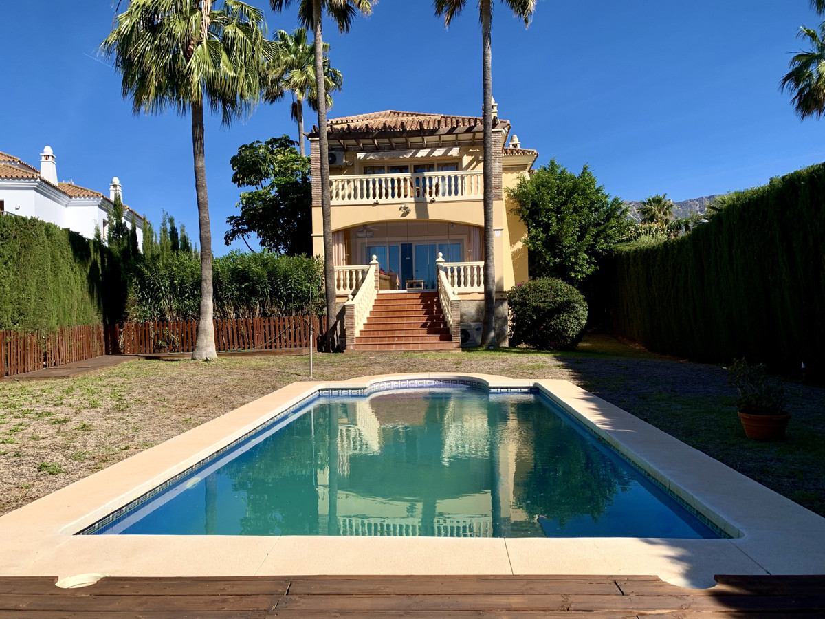 Villa for sale in Mijas Golf