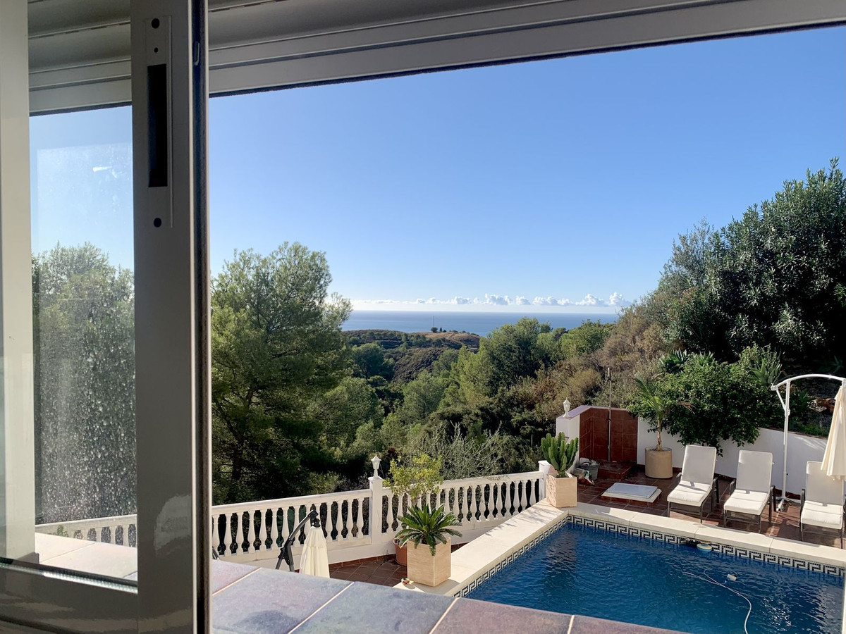 Villa for sale in Mijas Pueblo - Peña Blanquilla