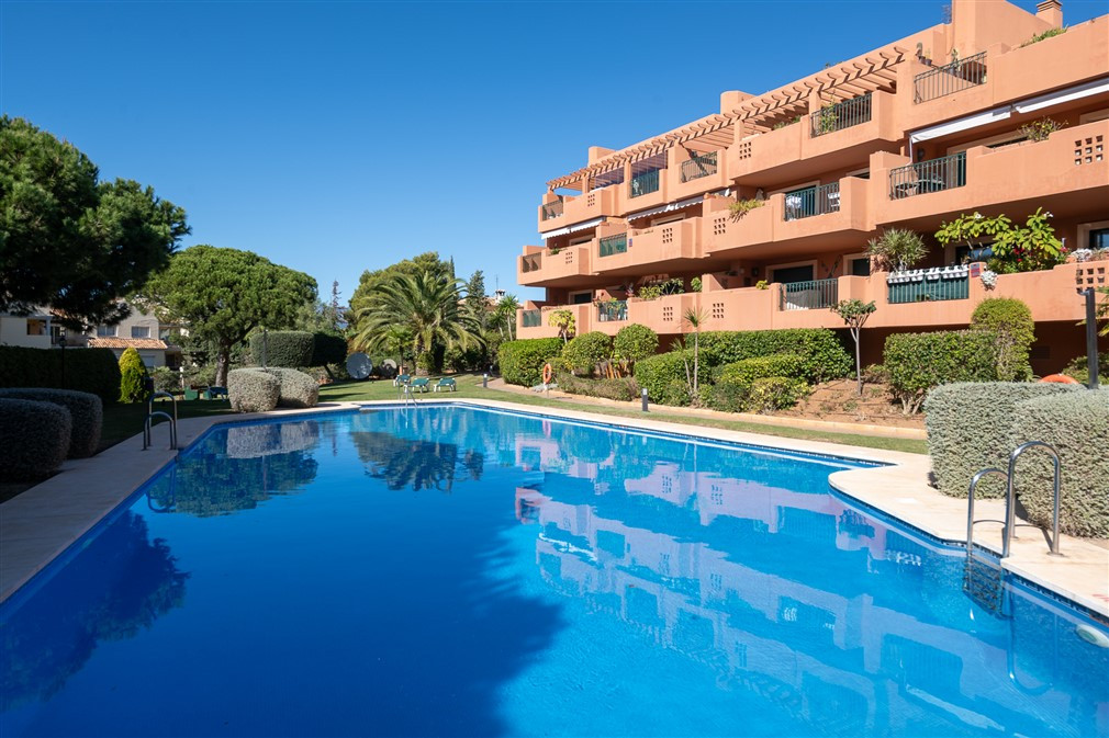 Flat for sale in Cabopino-Artola (Marbella)