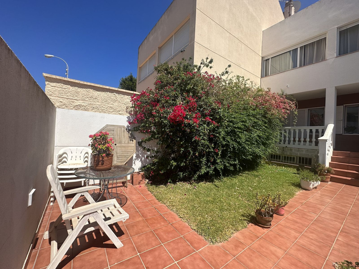 House for sale in Zona Sohail (Fuengirola)