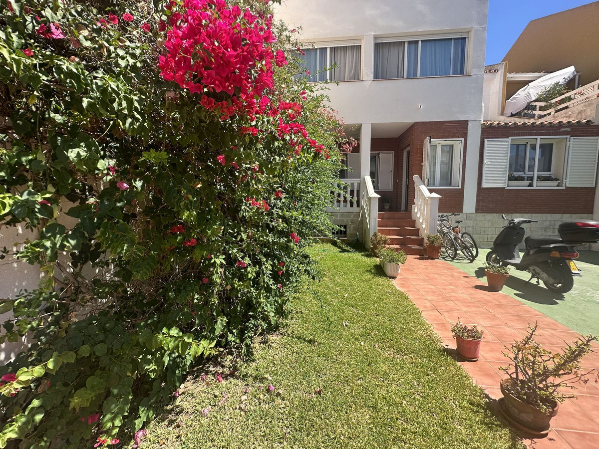 House for sale in Zona Sohail (Fuengirola)