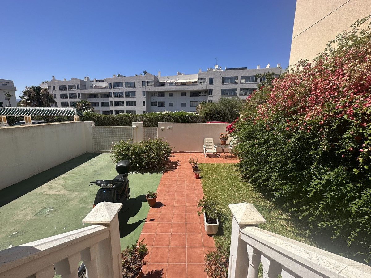 House for sale in Zona Sohail (Fuengirola)