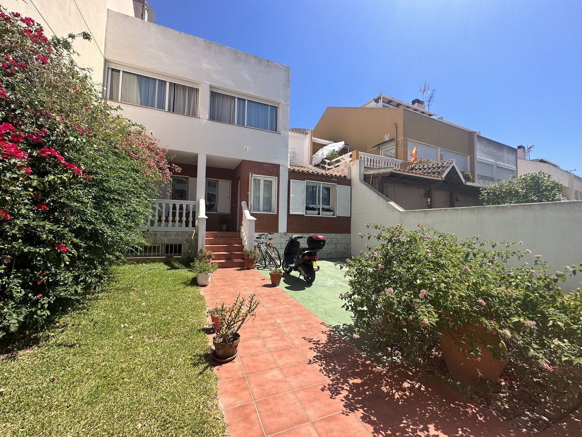 Casa en venta en Zona Sohail (Fuengirola)