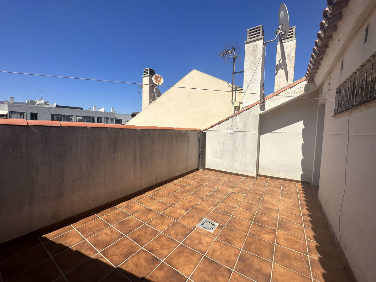 House for sale in Zona Sohail (Fuengirola)